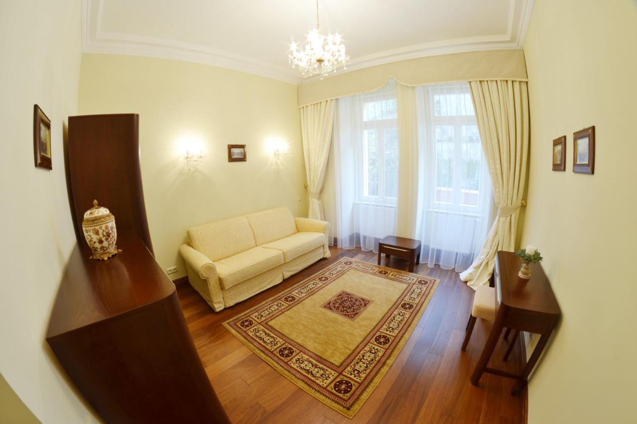 Apartma Premium カルロヴィ・ヴァリ エクステリア 写真